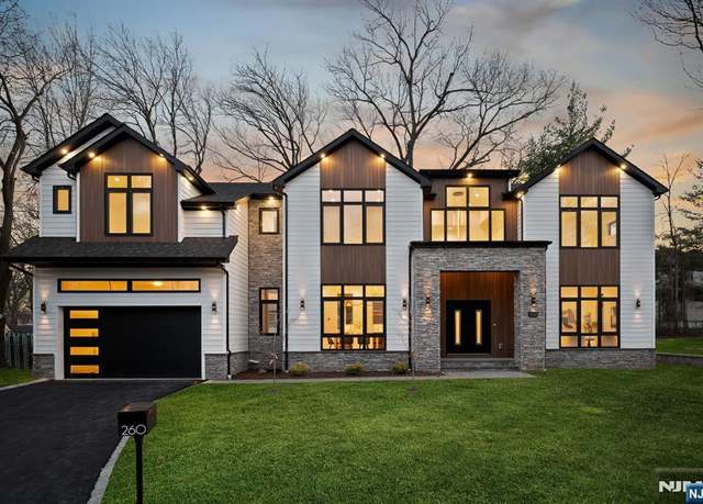 Property at 260 Virginia Ct, Paramus, NJ 07652, 6 beds, 6.5 baths