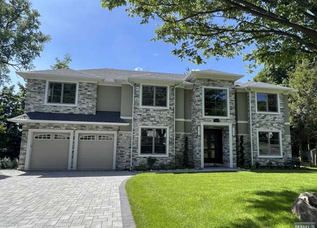 Property at 275 Gorden Dr, Paramus, NJ 07652, 6 beds, 6.5 baths