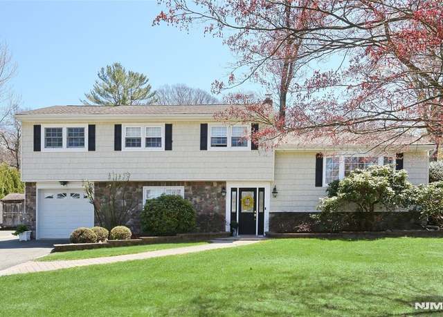 Property at 41 Hopper St, Oakland, NJ 07436, 3 beds, 2 baths