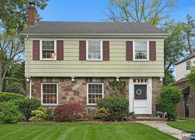 Property at 218 Everett Pl, Englewood, NJ 07631, 4 beds, 2.5 baths
