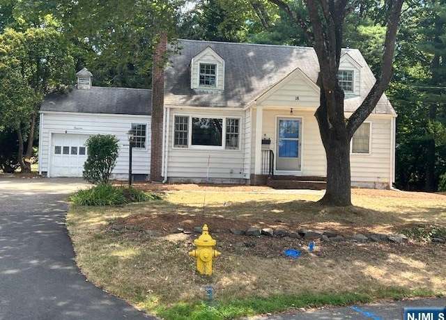 Property at 18 Chapel Pl, Wayne, NJ 07470, 4 beds, 2 baths