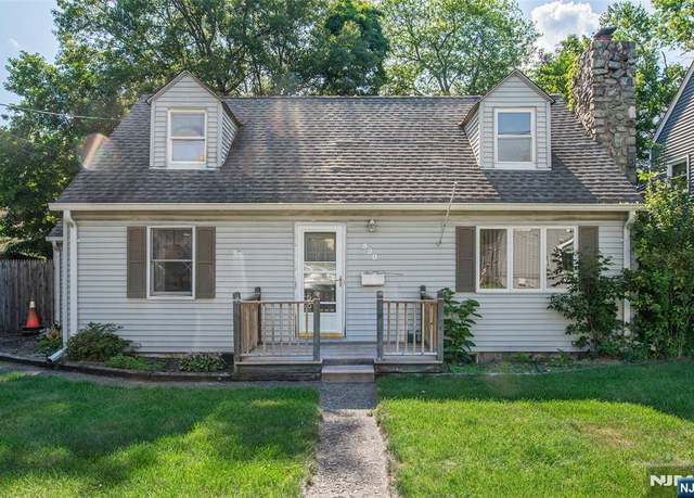 Property at 520 Skyline Lake Dr, Ringwood, NJ 07456, 3 beds, 1.5 baths