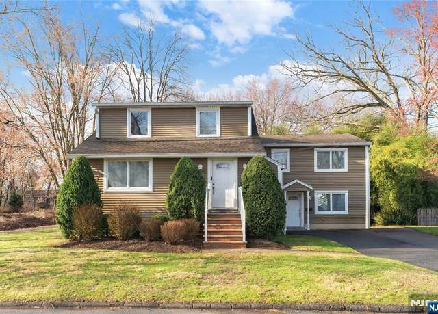 Property at 206 Willow Ave, Northvale, NJ 07647, 6 beds, 4 baths