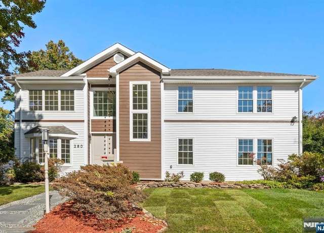 Property at 280 North Dr, River Edge, NJ 07661, 5 beds, 3 baths