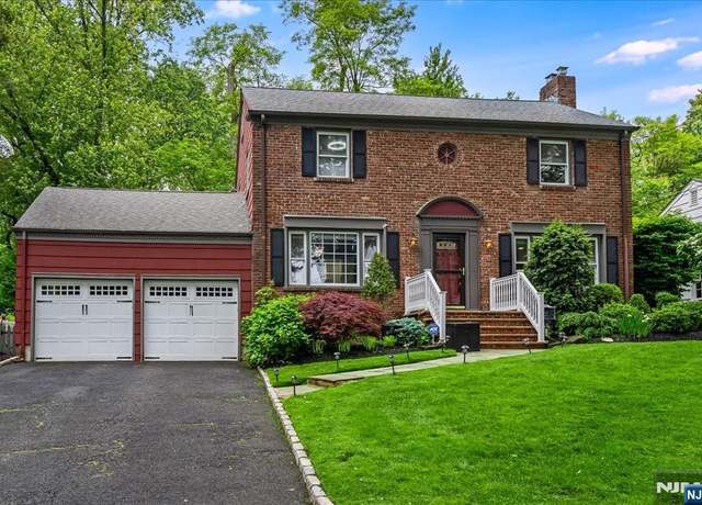 Property at 15 Glenside Dr, West Orange, NJ 07052, 3 beds, 2.5 baths