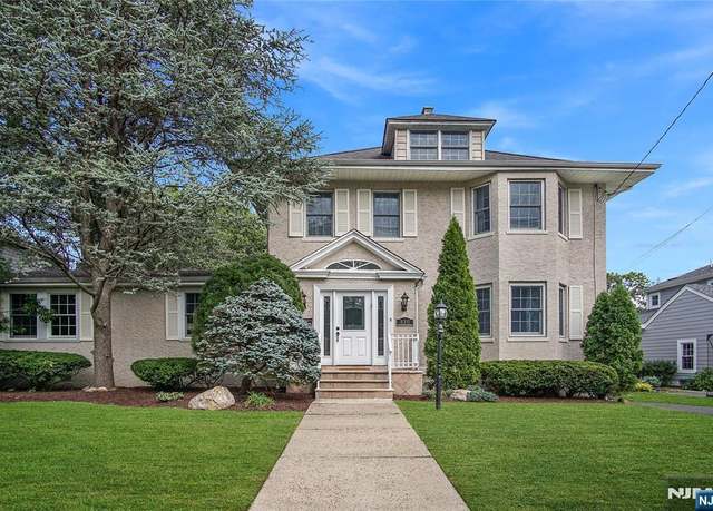 Property at 830 Summit Ave, River Edge, NJ 07661, 5 beds, 3.5 baths