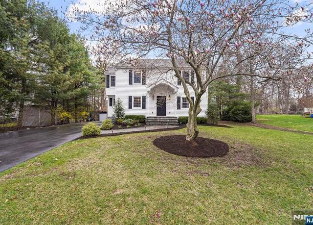 Property at 765 Sunset Ter, Franklin Lakes, NJ 07417, 3 beds, 2 baths