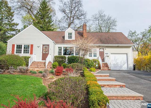 Property at 154 Park Ave, West Caldwell, NJ 07006, 4 beds, 3 baths
