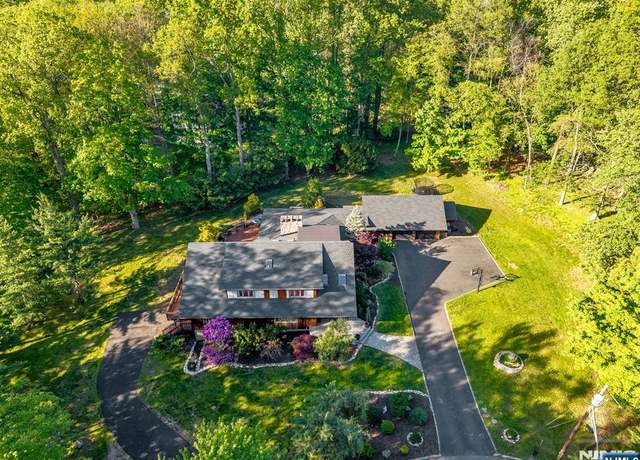 Property at 18 Lomas Ln, Montvale, NJ 07645, 5 beds, 3.5 baths