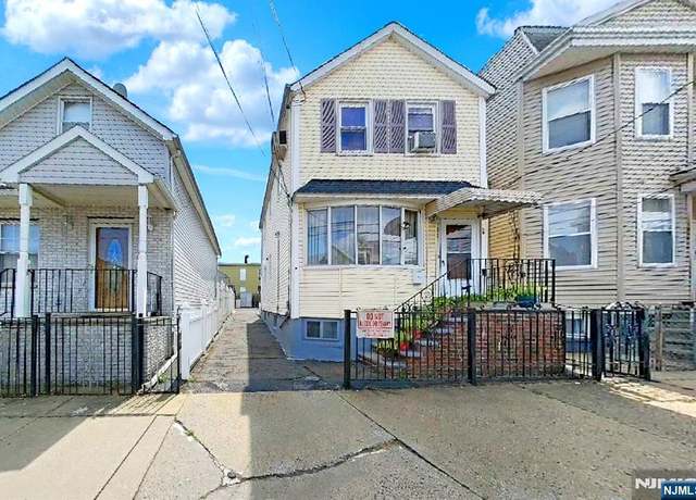 Property at 160 Tappan St, Kearny, NJ 07032, 2 beds, 2.5 baths