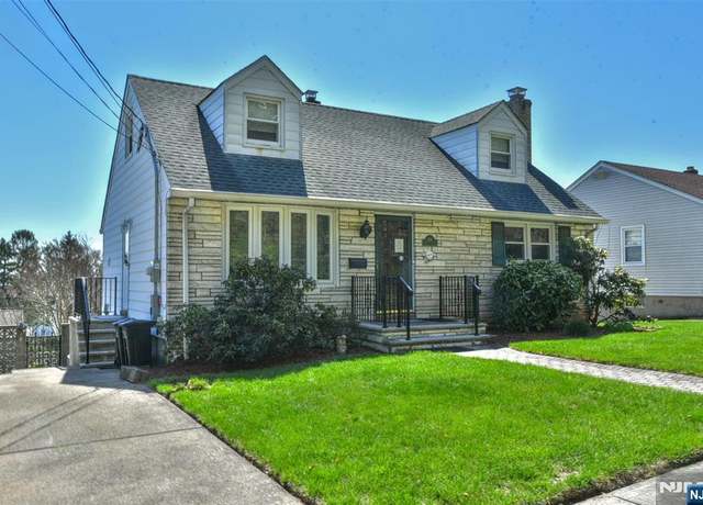 Property at 124 Burr Pl, Hasbrouck Heights, NJ 07604, 2 beds, 1.5 baths