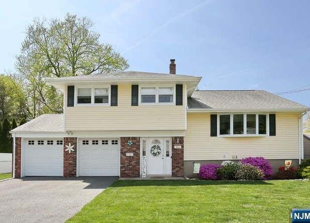 Property at 30 Karen Ln, Emerson, NJ 07630, 3 beds, 2.5 baths