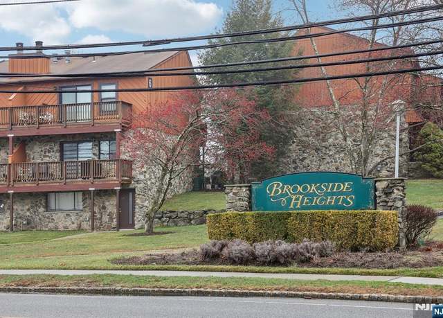 Property at 13 Brookside Hts, Wanaque, NJ 07465, 2 beds, 2.5 baths