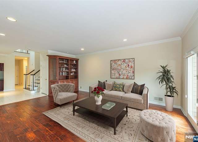 Property at 74 Wedgewood Dr, Montville Township, NJ 07045, 3 beds, 3.5 baths