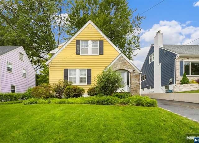 Property at 35 Highland Ave, Maplewood, NJ 07040, 3 beds, 1.5 baths