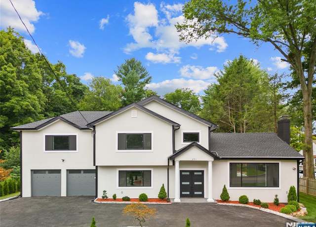 Property at 291 Tappan Rd, Norwood, NJ 07648, 4 beds, 5 baths