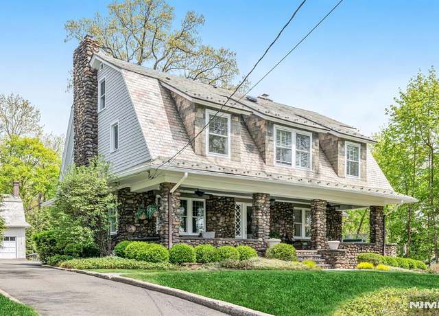 Property at 33 Barrington Rd, Ridgewood, NJ 07450, 6 beds, 3.5 baths
