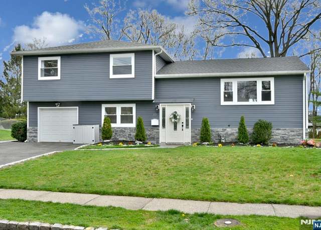 Property at 121 Summit Ct, Westfield, NJ 07090, 4 beds, 3.5 baths