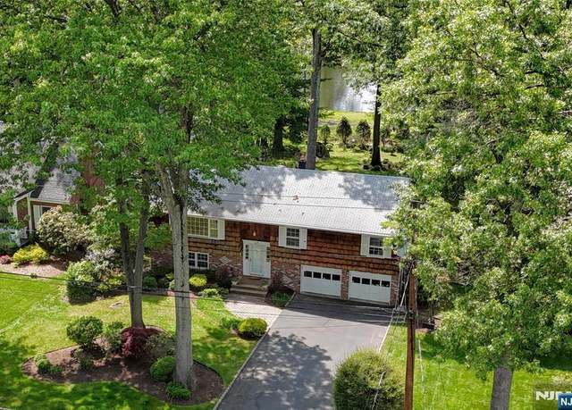 Property at 169 Canterbury Dr, Ramsey, NJ 07446, 4 beds, 3 baths