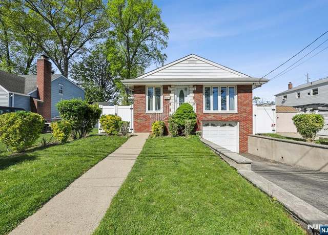 Property at 96 Woods Ave, Bergenfield, NJ 07621, 3 beds, 2.5 baths