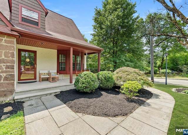 Property at 178 Passaic Ave, Roseland, NJ 07068, 4 beds, 3 baths