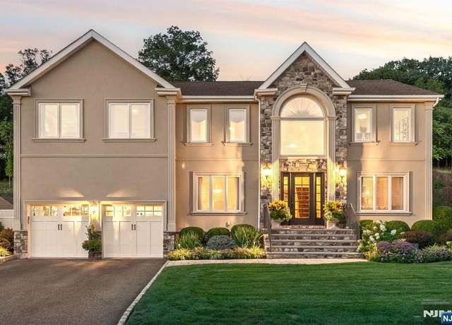 Property at 39 Fox Boro Rd, Wayne, NJ 07470, 4 beds, 3 baths