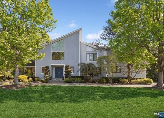 Property at 3 Blackberry Ln, North Caldwell, NJ 07006, 5 beds, 4.5 baths