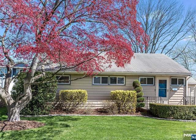 Property at 231 Hillside Ave, Paramus, NJ 07652, 3 beds, 1.5 baths