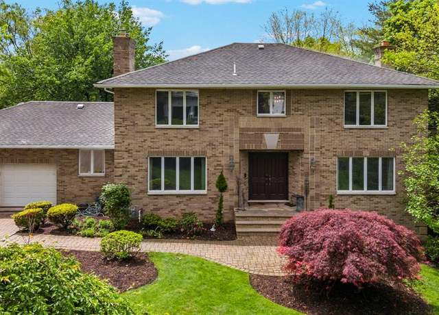 Property at 250 Parsells Ln, Closter, NJ 07624, 4 beds, 4.5 baths