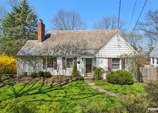 Property at 592 Ridgeland Ter, Englewood, NJ 07631, 4 beds, 2.5 baths