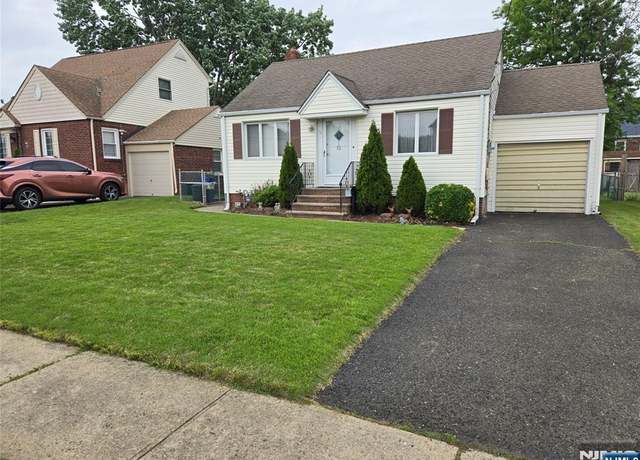 Property at 131 Palsa Ave, Elmwood Park, NJ 07407, 2 beds, 1 bath