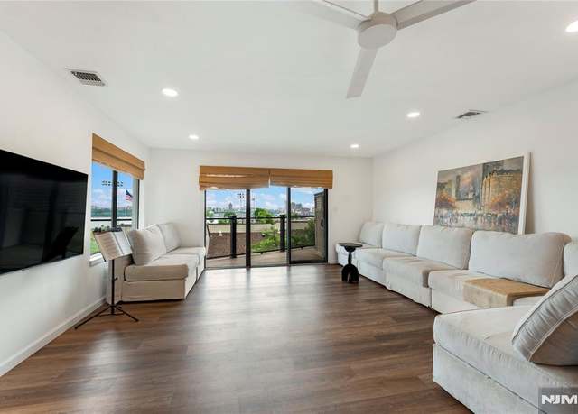 Property at 101 State Rt 5 #206, Edgewater, NJ 07020, 2 beds, 1.5 baths