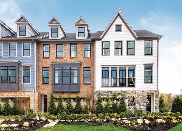 Property at 14 Goldfinch Dr, Upper Saddle River, NJ 07458, 3 beds, 3 baths