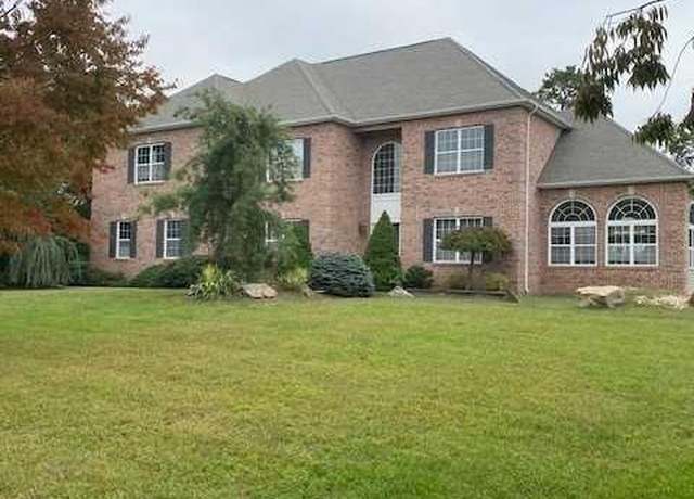 Property at 3 Dynasty Dr, Monroe, NJ 08831, 5 beds, 5.5 baths