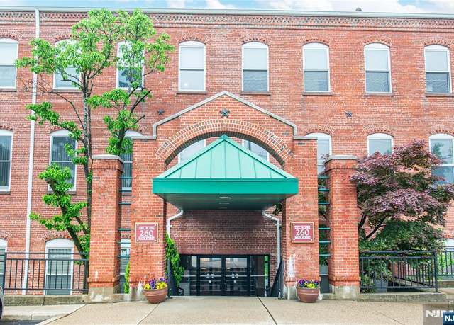 Property at 260 Main St #118, Little Falls, NJ 07424, 1 bath