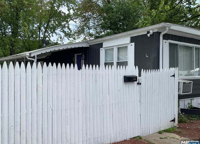 Property at 11 3rd St, Wayne, NJ 07470, 2 beds, 1 bath