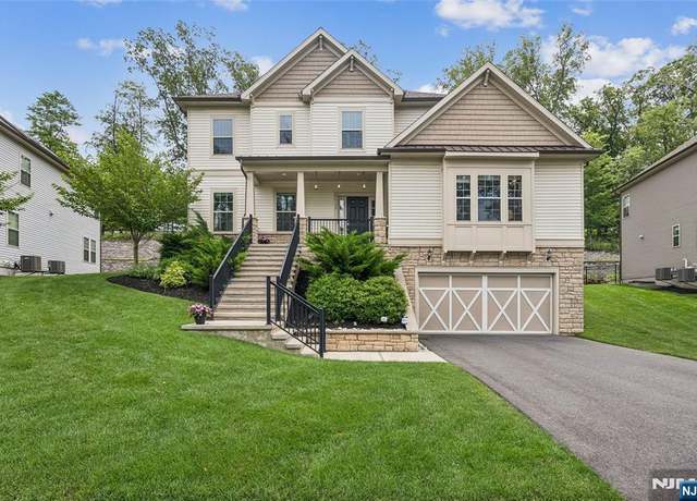 Property at 12 Hilltop Dr, North Caldwell, NJ 07006, 4 beds, 3.5 baths