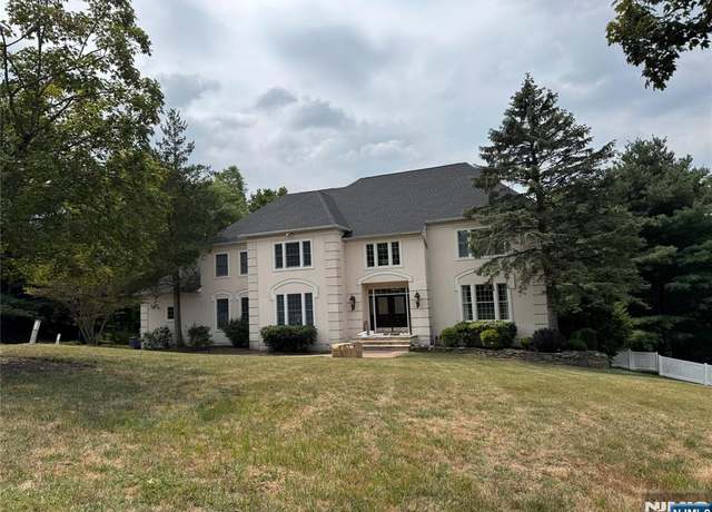 Property at 17 Shadow Rdg, Wayne, NJ 07470, 5 beds, 4.5 baths