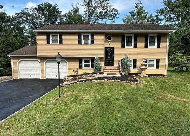 Property at 1000 Carteret Rd, Bridgewater, NJ 08807, 5 beds, 1.5 baths