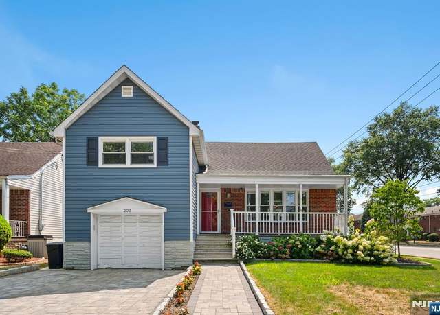 Property at 202 Myers Ave, Hasbrouck Heights, NJ 07604, 3 beds, 1.5 baths