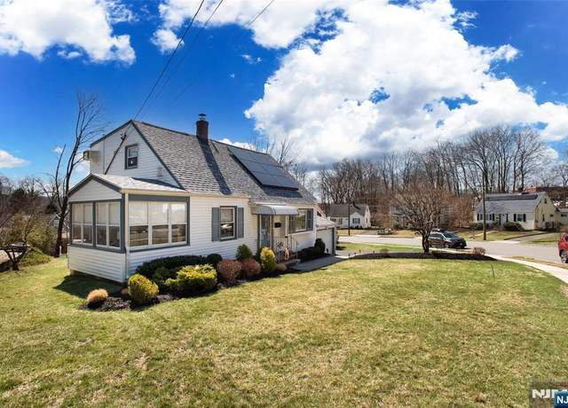 Property at 56 Lynwood Rd, Verona, NJ 07044, 4 beds, 2 baths