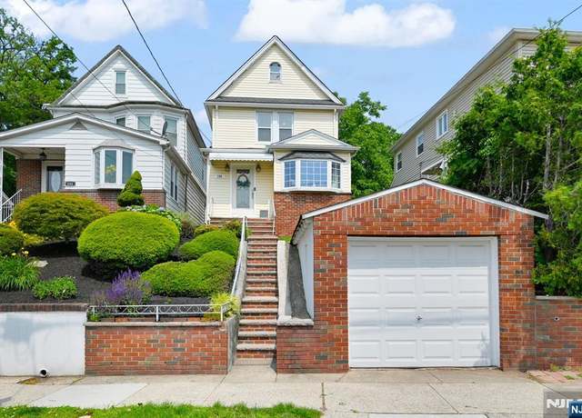 Property at 109 Delafield Ave, Lyndhurst, NJ 07071, 2 beds, 1.5 baths