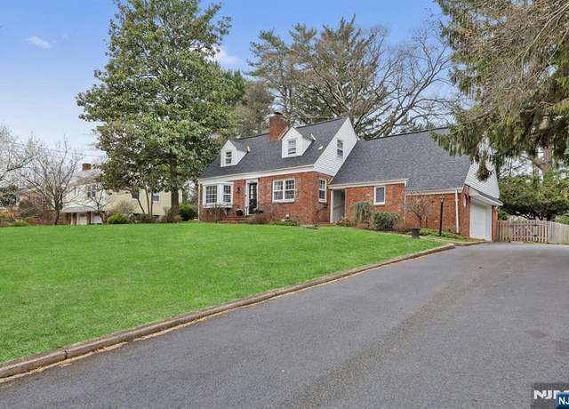 Property at 502 Lincoln Ave, Ridgewood, NJ 07450, 4 beds, 2.5 baths