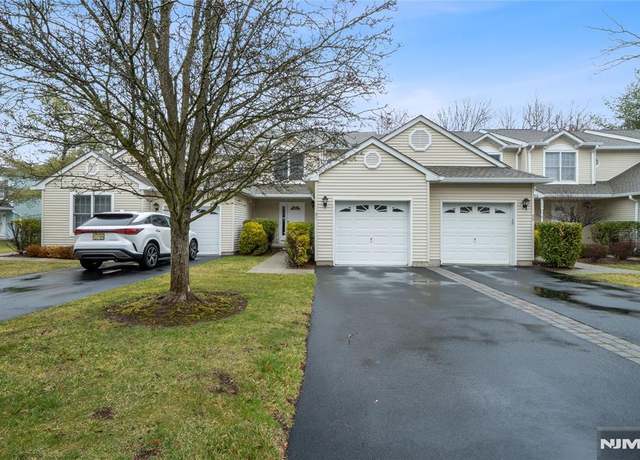 Property at 31 Foxwood Sq, Old Tappan, NJ 07675, 3 beds, 2.5 baths