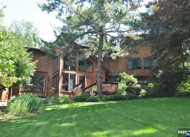 Property at 36 Timber Trl, Ramsey, NJ 07446, 5 beds, 5 baths