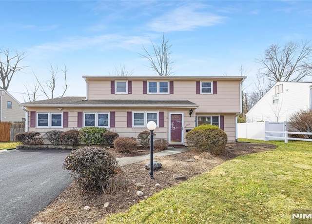 Property at 206 Henmarken Dr, Northvale, NJ 07647, 4 beds, 2 baths