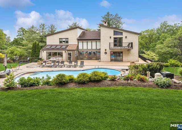 Property at 63 Eisenhower Dr, Cresskill, NJ 07626, 8 beds, 4.5 baths