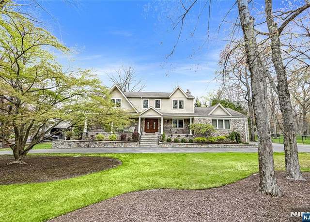Property at 102 Woodcrest Dr, Woodcliff Lake, NJ 07677, 4 beds, 3.5 baths