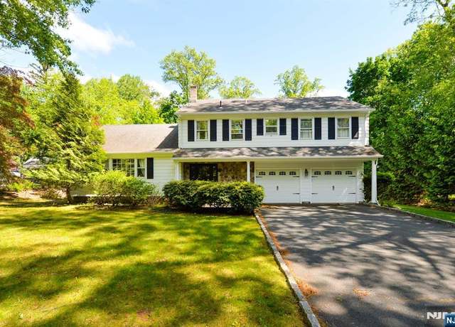 Property at 582 Eder Ave, Wyckoff, NJ 07481, 4 beds, 2.5 baths