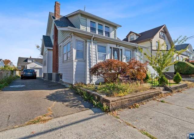 Property at 32-34 Arlington Ave, Paterson, NJ 07502, 3 beds, 2.5 baths